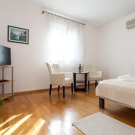 Rafael Apartmán Zadar