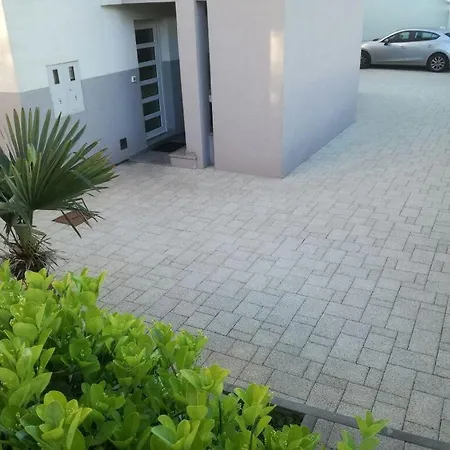 Rafael Apartmán *