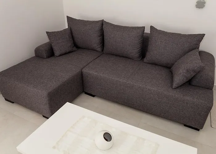 Rafael アパート ザダル