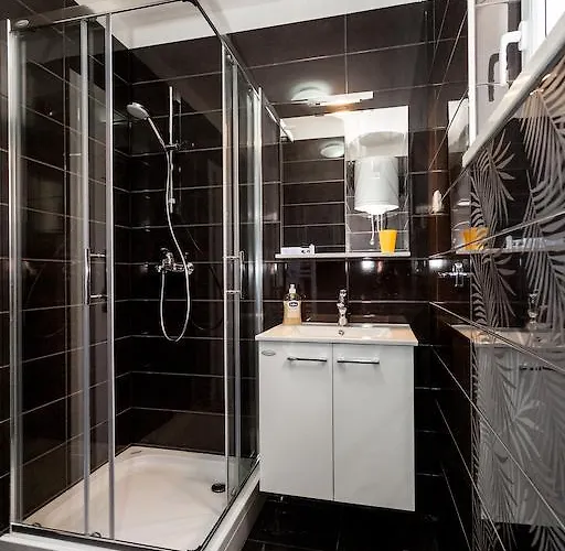 Rafael アパート ザダル